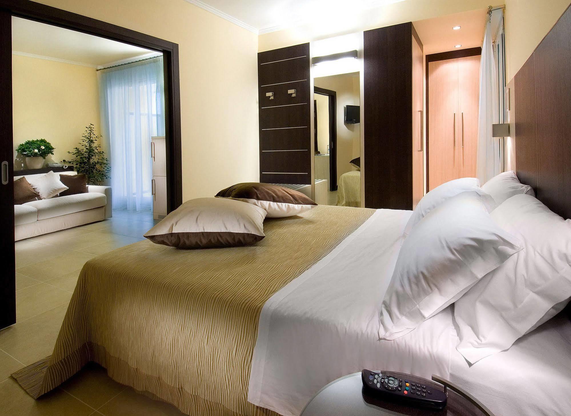 Hotel Imperial ซัน เบเนเดตโต เดล ตรอนโต ภายนอก รูปภาพ