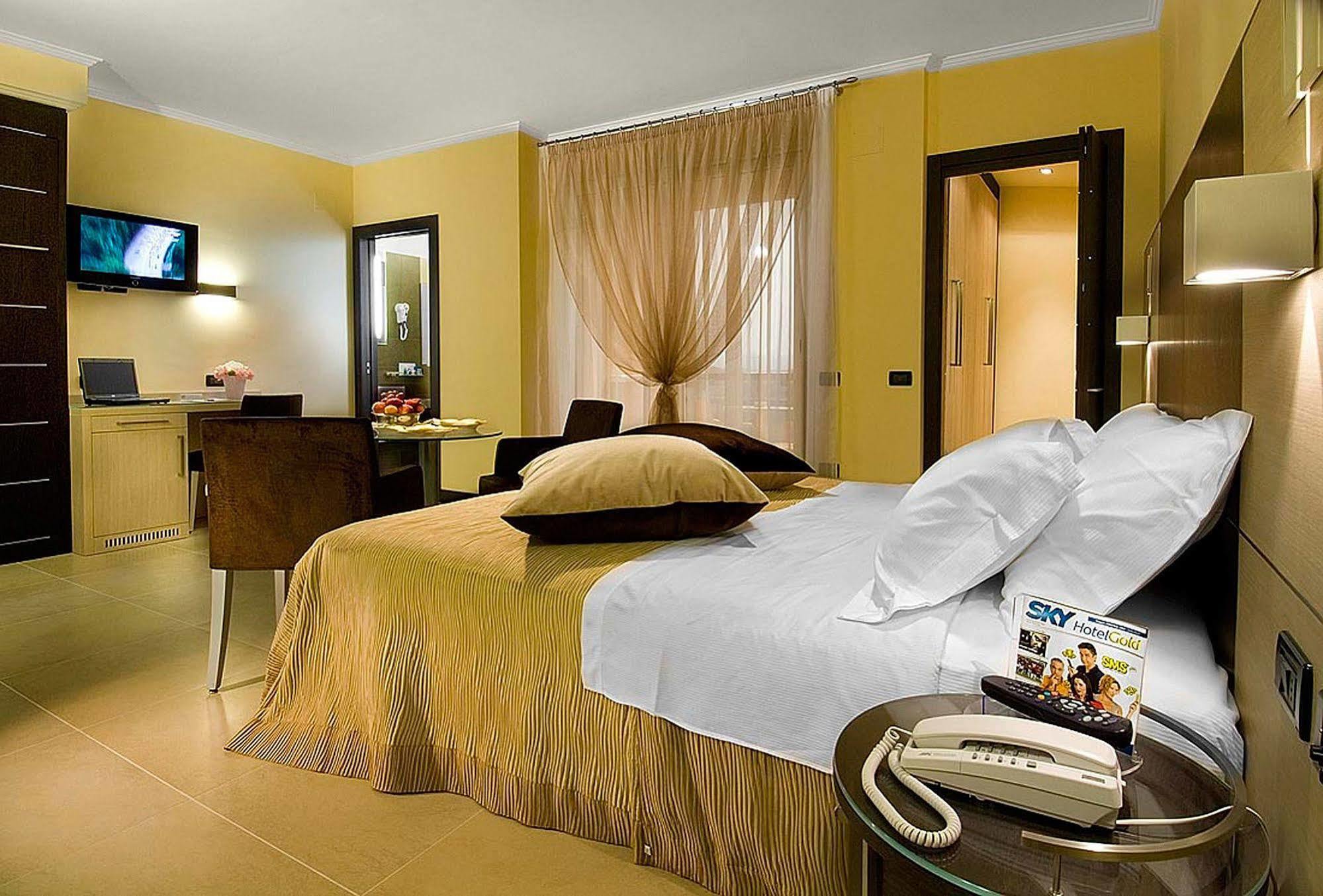 Hotel Imperial ซัน เบเนเดตโต เดล ตรอนโต ภายนอก รูปภาพ